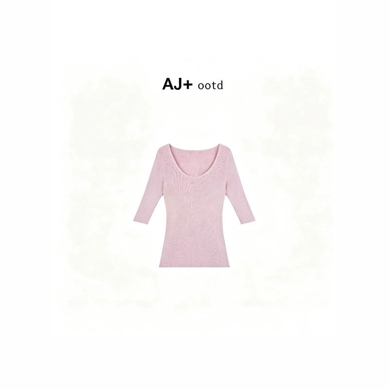 Slimming large U-neck three-quarter sleeve knitted base shirt for women, early autumn slim-fit pure desire inner T-shirt, versatile mid-sleeve top Slimming large U-neck three-quarter sleeve knitted base shirt for women, early autumn slim-fit pure desire inner T-shirt, versatile mid-sleeve top