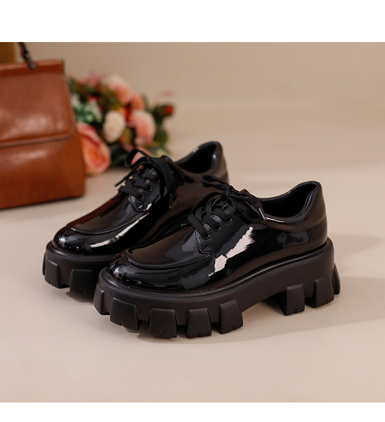 Mocassini donna stile britannico con zeppa in pelle_voghion.com