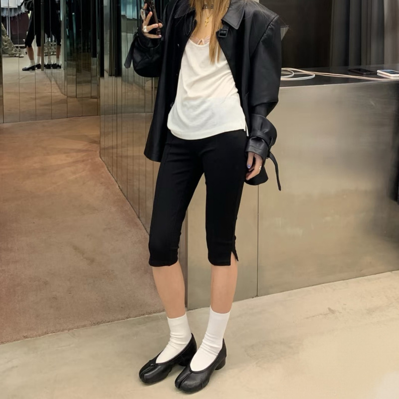 Kendall Jenner Style Side-Slit Black Capri Pants, High-Waisted Stretchy Slim-Fit Yoga Pants