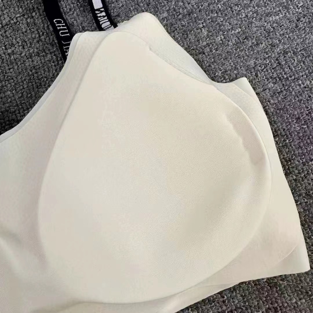 Nueva ropa interior sin marcas para mujeres Pequeño pecho anti-caída delgada sin anillo de acero cómodo bra set