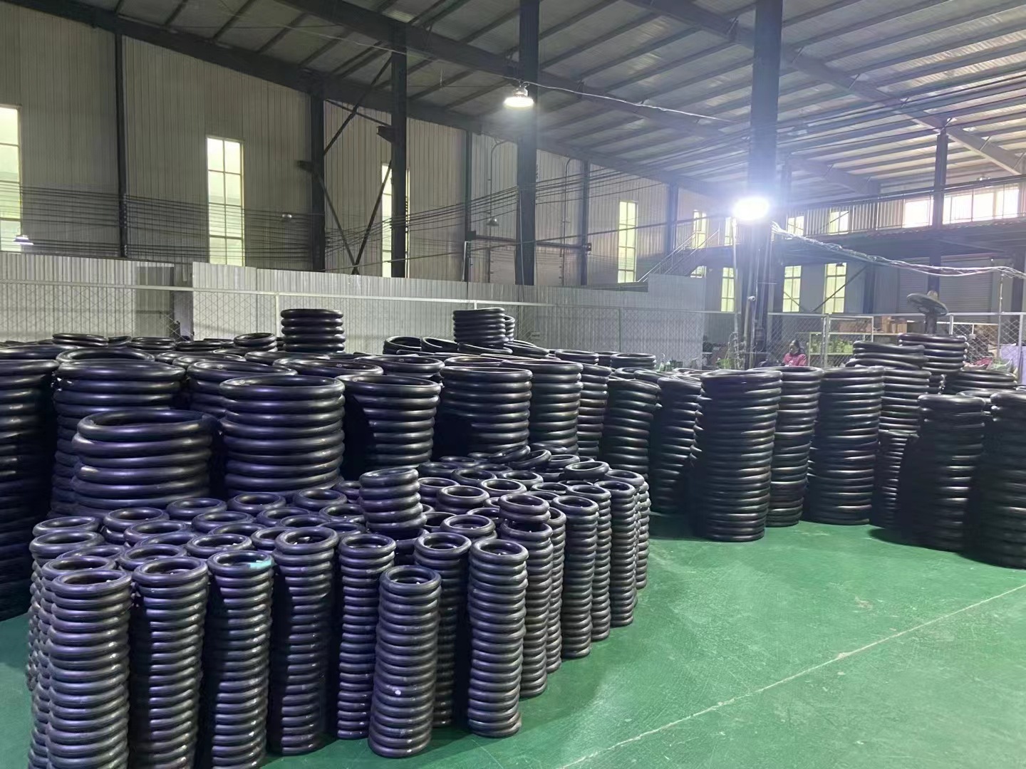 Electric Tricycle Butyl Rubber Inner Tube 14X2.50 3.00 350 375 4.00-12 Model Electric Motorcycle Inner Tube