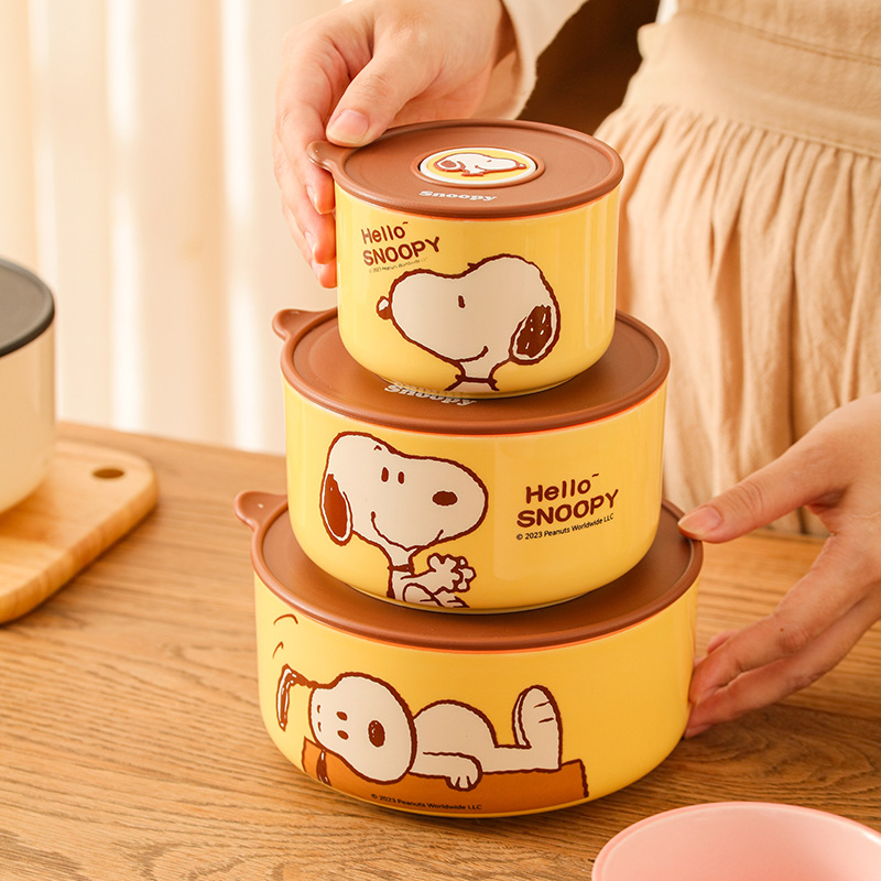 Snoopy genuino tazón de mantenimiento fresco regalo de tres piezas con tapa cerámica de dibujos animados linda caja de regalo de alta gama dos piezas