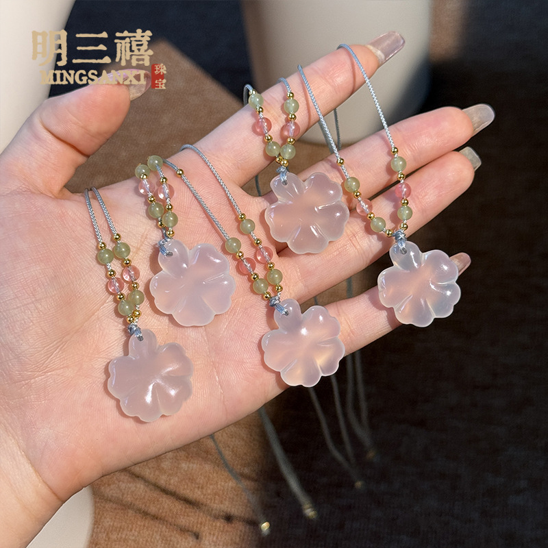高冰白色四叶草1 / 裸坠