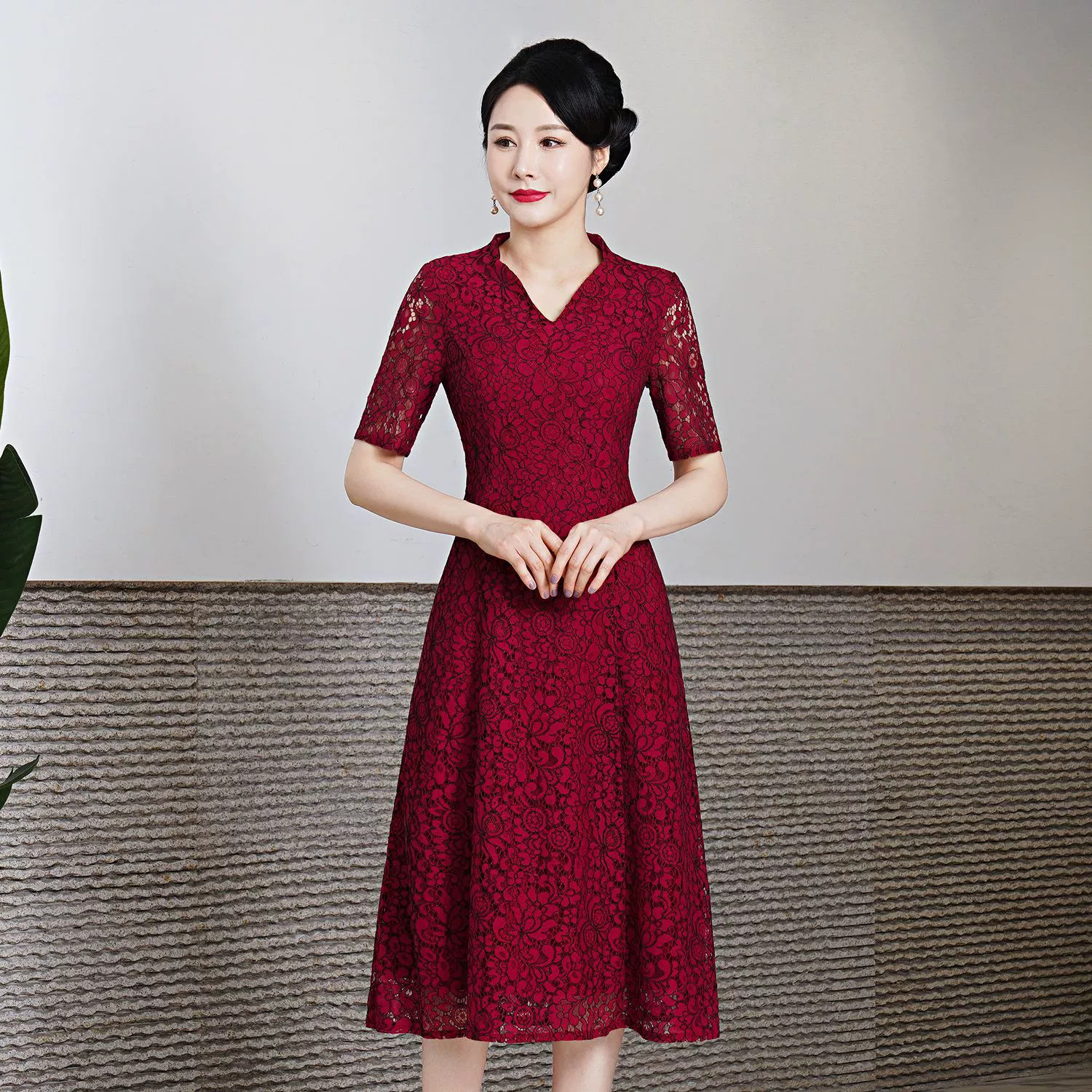 Цельный доставка кружева платье среднего возраста и пожилых с короткими рукавами Новое лето плюс Размер свадебный банкет платье для мать-в-законе