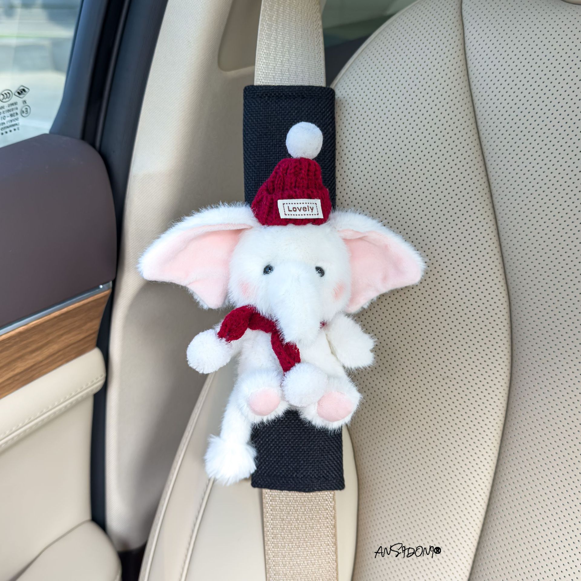 Cute Little Elephant Car Seat Belt Shoulder Pad Anti-Wear Clothing Protection Cover for Girls Car Interior Decoration Accessory