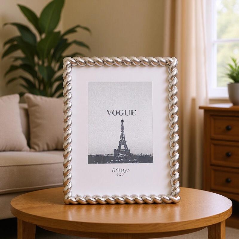 Environmentally Friendly and Simple Silver Horizontal and Vertical Metal Frame Photo Frame Stand, Light Luxury Threaded Metal Photo Frame Environmentally Friendly and Simple Silver Horizontal and Vertical Metal Frame Photo Frame Stand, Light Luxury Threaded Metal Photo Frame