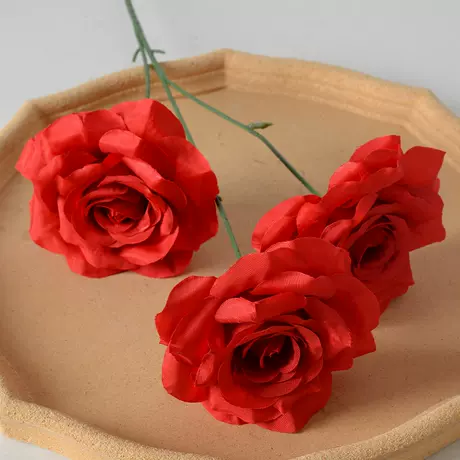 3 head diamond rose light red