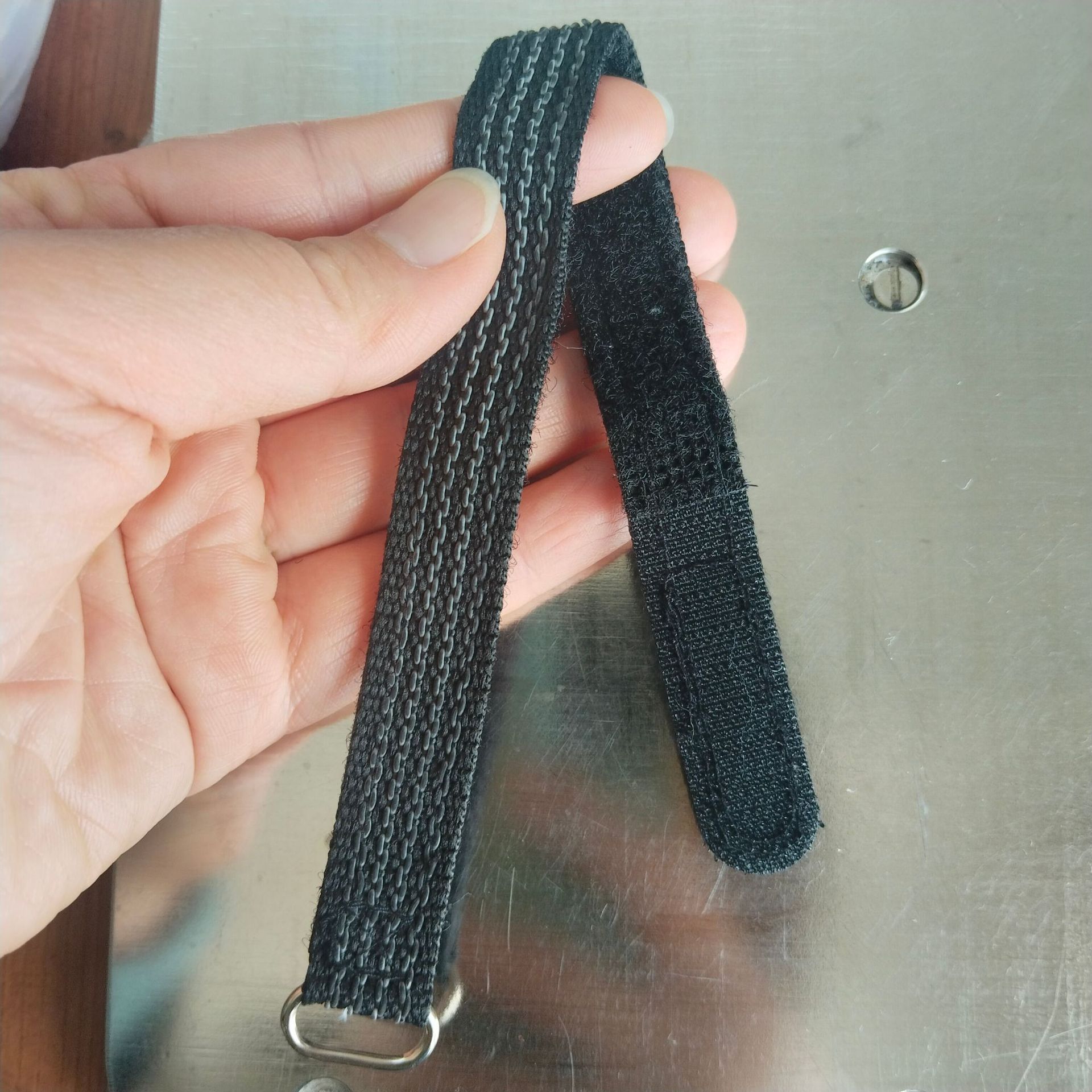 车缝反扣魔术贴扎带绑带粘扣带电池捆绑带尼龙铁扣固定带自粘扣带