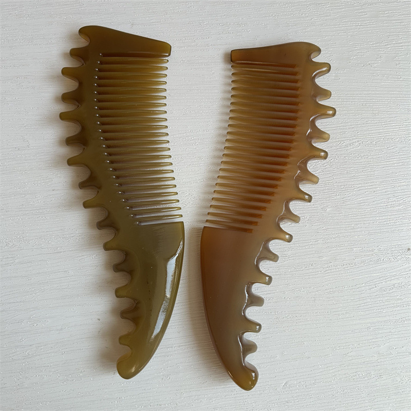 Natural Horn Comb Thickened Massage Comb with Back Pins and Raised Tail Handle 18 cm for Scalp Care overview
