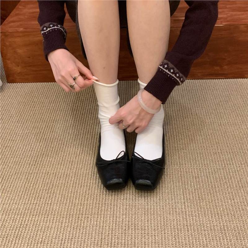 French-style flat square-toe women's shoes, spring/autumn 2026 new collection, elegant bow-knot design, gentle and suitable for commuting