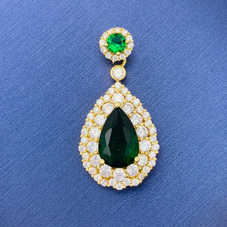 百種類のペンダントは心のままにファッションの経典を配合します。カップルの美しいペンダントは親友のアクセサリーを送ります。