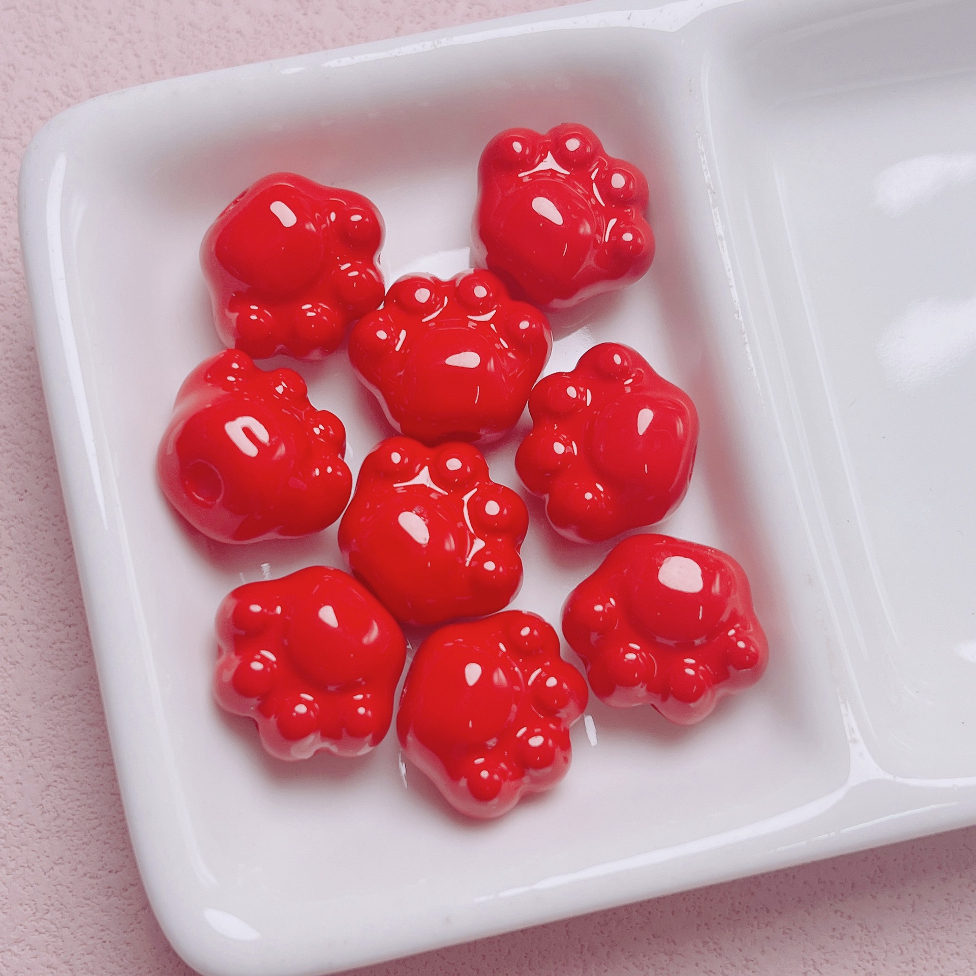 Acrílico lindo pintura garra de gato a través del agujero cuentas sueltas bricolaje hecho a mano cadena de teléfono móvil material de llavero accesorios de joyería