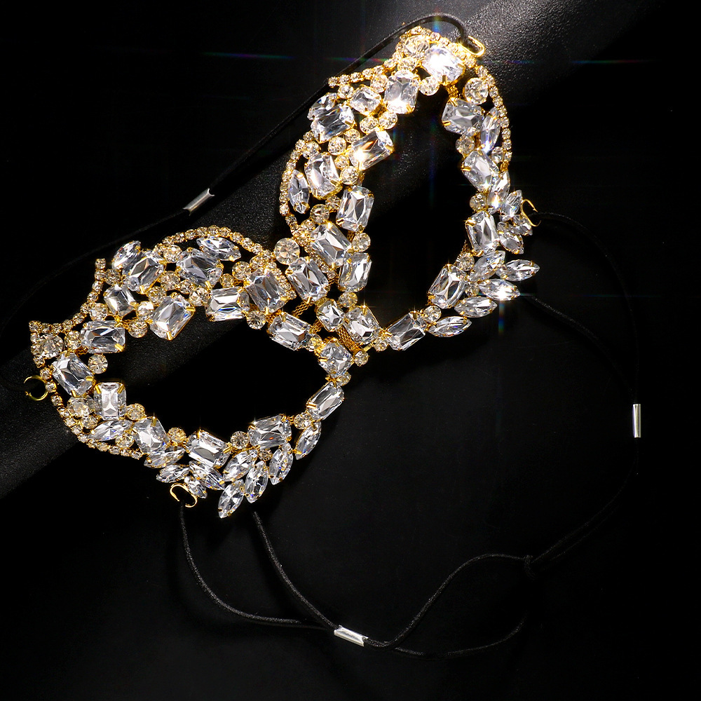 Máscara de diamantes de imitación de moda transfronteriza Bola de disfraces europea y americana decoración de la cara exagerada Halloween accesorios versátiles máscara