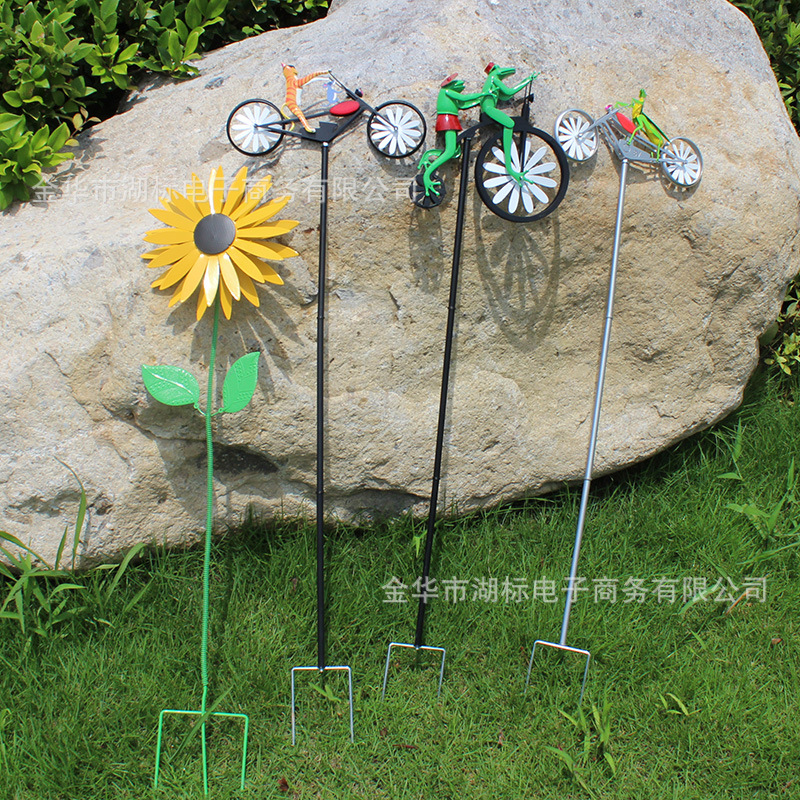 Rana vendedora caliente transfronteriza Ciclismo Bicicleta molino de viento de hierro forjado animal motocicleta jardín artesanías decorativas