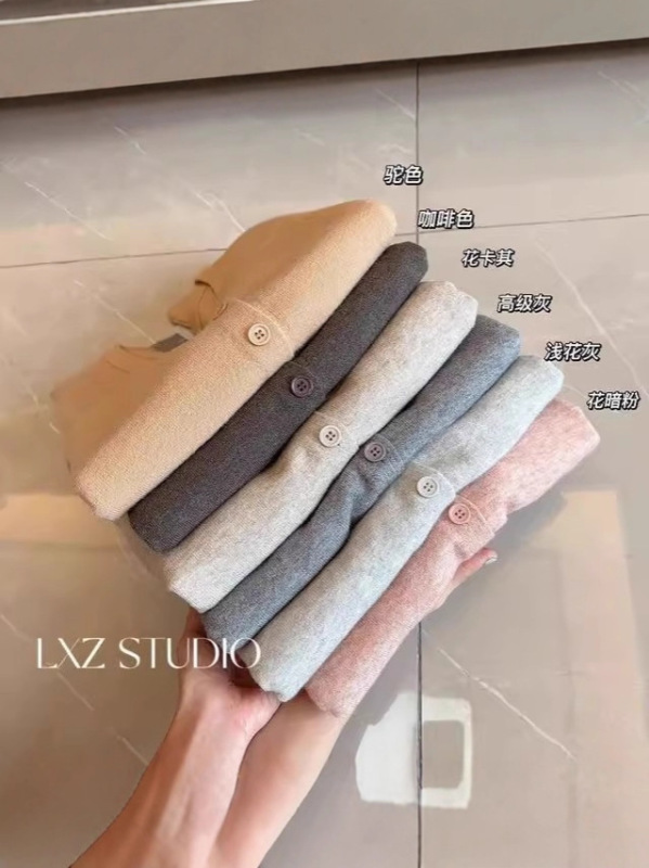 【现货】春秋软糯亲肤韩版宽松慵懒风时髦百搭打底针织开衫上衣|undefined