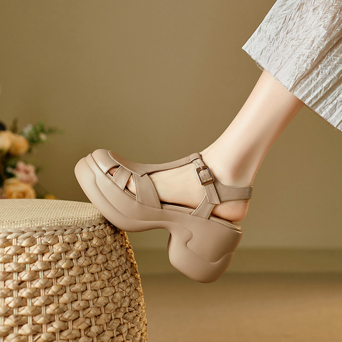 Sandal nữ quai chữ T đế xốp dày phong cách La Mã — đen