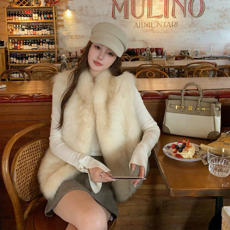 Trendy Fox Fur Vest Similar to Influencer Style, Fashionable Slim Short Fur Vest Coat for Women