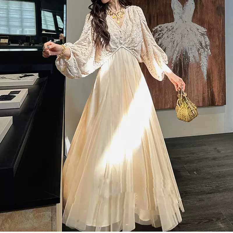 【上喜】立体珠片蕾丝拼晕染网纱连衣裙2025冬季新款时尚拼接裙