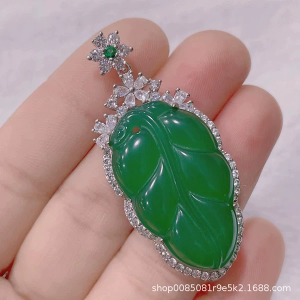Chalcedony Necklace 09