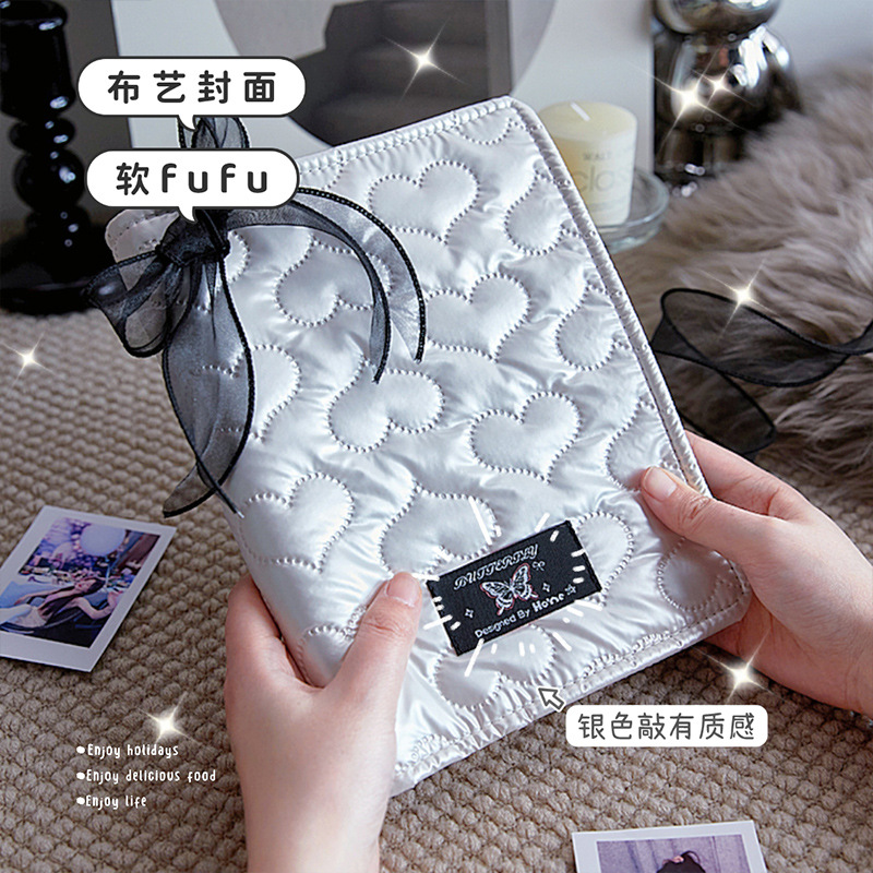 Álbum de tarjetas de cuero plateado retro americano, tarjeta pequeña de cuatro cuadrados de amor de alto valor, álbum de exhibición de álbum de almacenamiento Polaroid