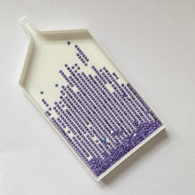 白色钻石画工具 塑料点钻盘装钻盘 开口盘尖口盘粘钻工具厂家