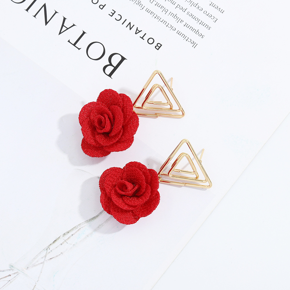 Korea New Retro Triangle Earrings display picture 8