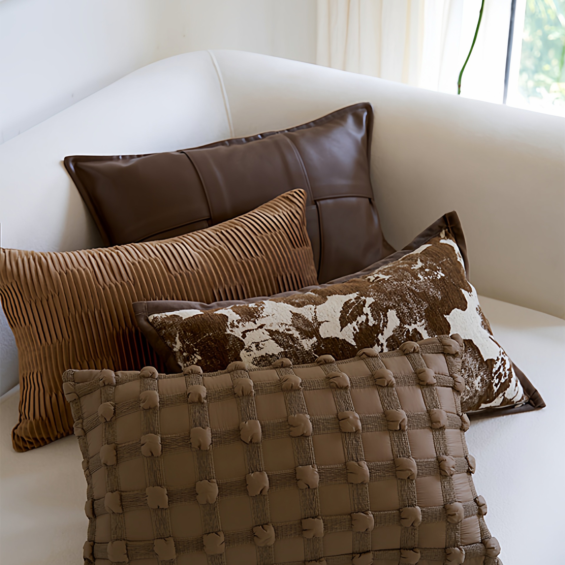 Retro Coffee French Pillow Case, Accessible Luxury, High-End Leather Soft Cushion, Model Room Soft Cushion, Removable and Washable Lumbar Support