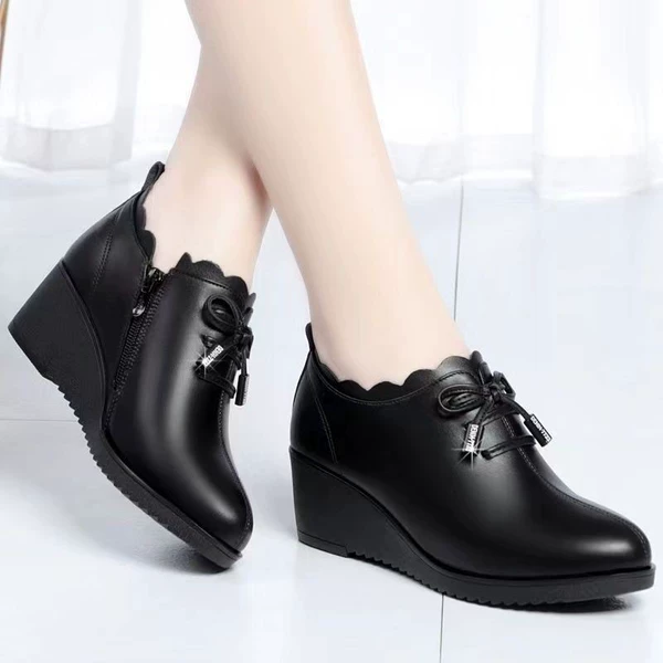 Puffy black