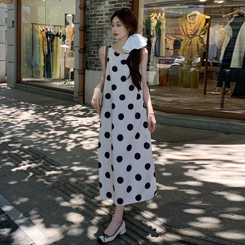 Elegant retro summer clothing
