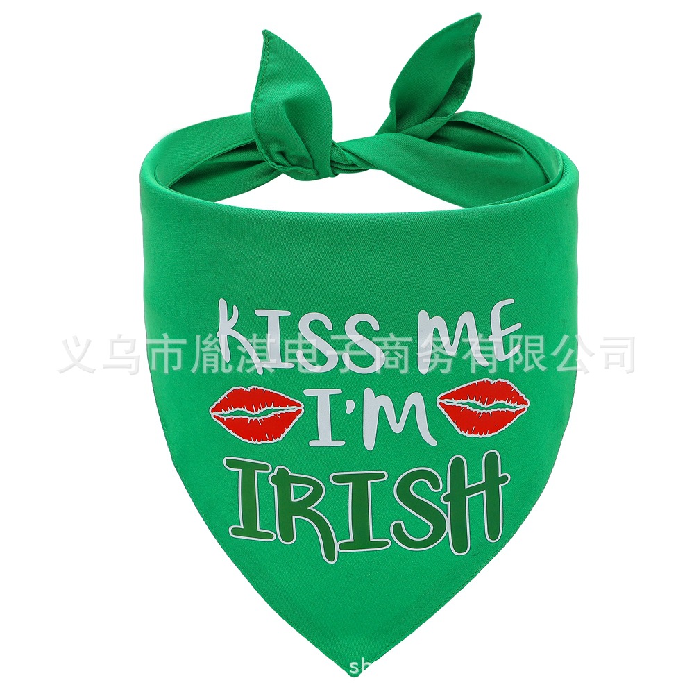 Tanpopo transfronteriza nueva mascota perro triángulo bufanda Festival irlandés perro grande saliva toalla joyería al por mayor