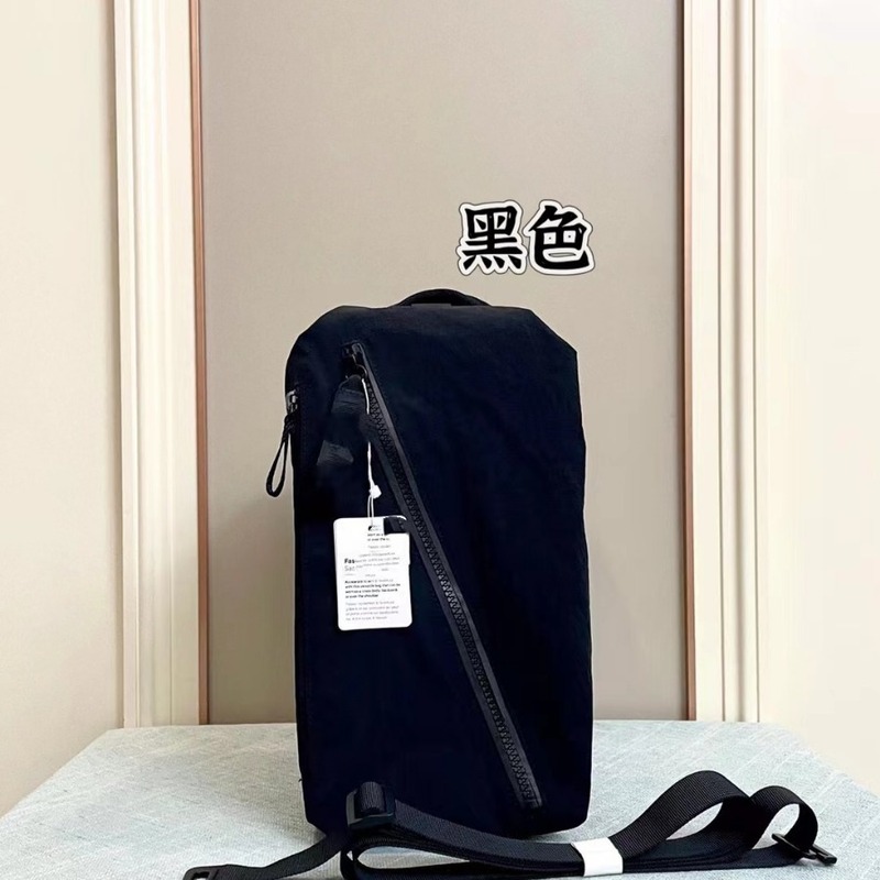Luluは斜めにシングルショルダーバッグの多機能携帯型リュックサックにまたがっています。|undefined