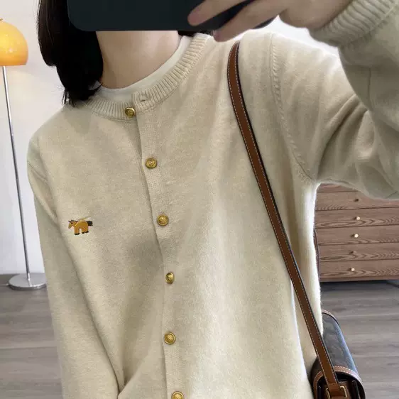 2024秋款女士羊毛衫高级感圆领外套女高级感小马刺绣针织批发代发