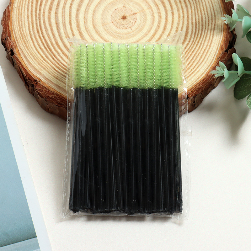 검은 극 녹색 머리