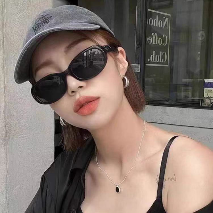 ヨーロッパとアメリカのレトロな楕円形のサングラス、女性のインターネットセレブの夏のストリート写真、凹面形状、ハイエンドの抗 UV サングラス|undefined