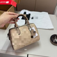 ���Y�߰汾��ʿ�DŮ������Ƥ���^��������ϻ�����ٴ�б��μ��