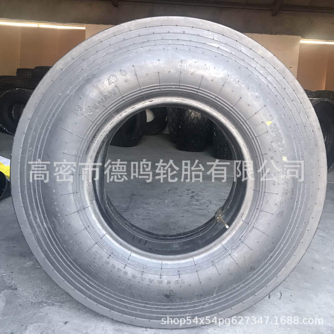 Delantero Fengshen neumático de rodillo de goma 11.00-20 brillante neumático delantero cinco trasero seis neumáticos