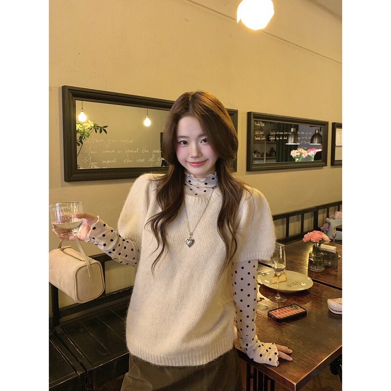 Xiaoxian Ni Zi white round-neck wool knit sweater for women, autumn niche layered short-sleeve woolen warm top jacket