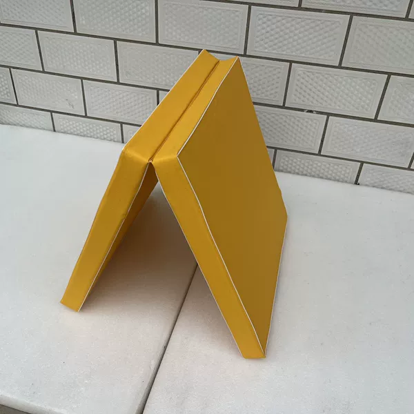 Pu leather yellow 2 folds 100*50*5