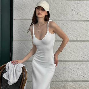 �W��Ů�b2025�ļ���Ʒ�r���Ը������@�ݼ�ɫ�玧Ť�黨�B��ȹ���l