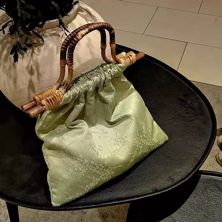 New elegant and high-end Chinese style homemade rattan woven hand-held bamboo knot cheongsam bag_voghion.com