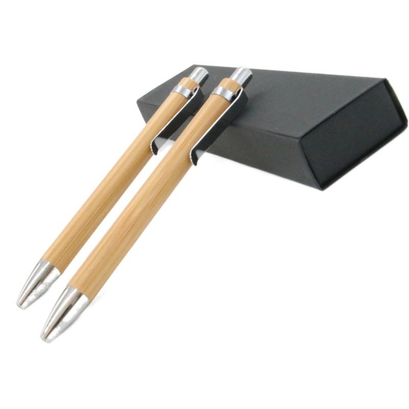 Traje de la pluma de bambú en stock empuje pluma medio aceite bolígrafo publicidad promoción regalo pluma caja de regalo