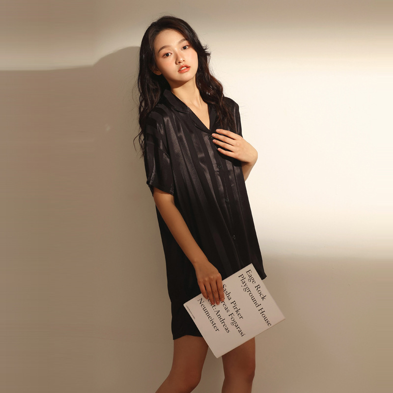 纯黑直条冰丝开扣-双短