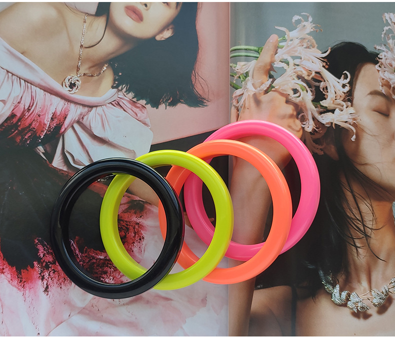 Sweet Round Resin Epoxy Women's Bangle 1 Piece display picture 4