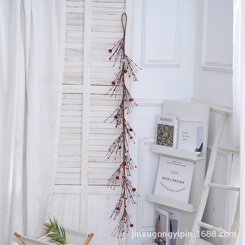 亚马逊情人节新品仿真爱心浆果藤条寄居壁炉门挂桌面装饰摆件道具