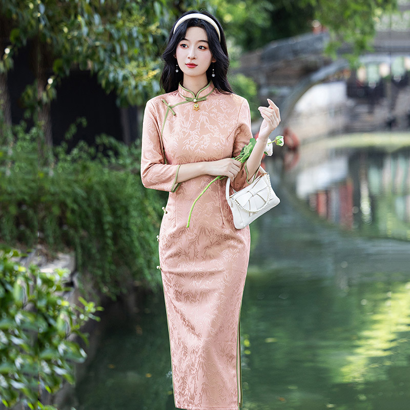 橘粉色國風新中式長袖長款改良旗袍2025新款年輕款女復古修身春秋