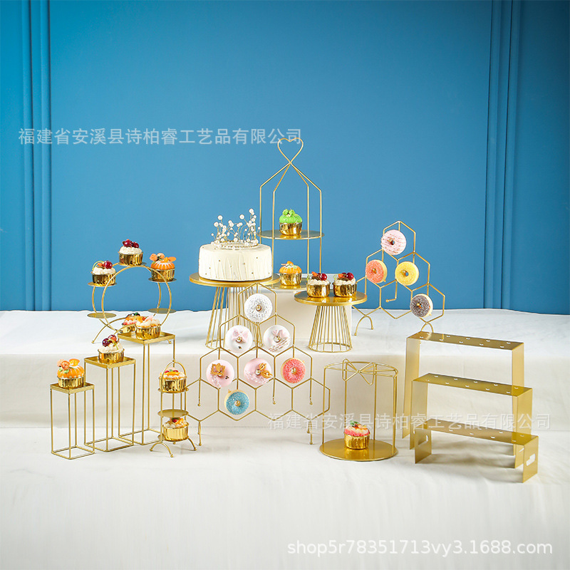 Estandarte de pastel europeo Tea de la tarde Tea Break Self-service Showcase de hierro forjado oro Decoración de postre creativa image 37