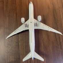 �Ї����w�Cģ��1��400�����Ͻ��Ϸ����ղ���777-300ER�͙C��Ʒ