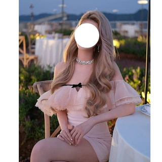 气质名媛风设计感粉色一字肩荷叶边生日派对小礼服修身包臀连衣裙