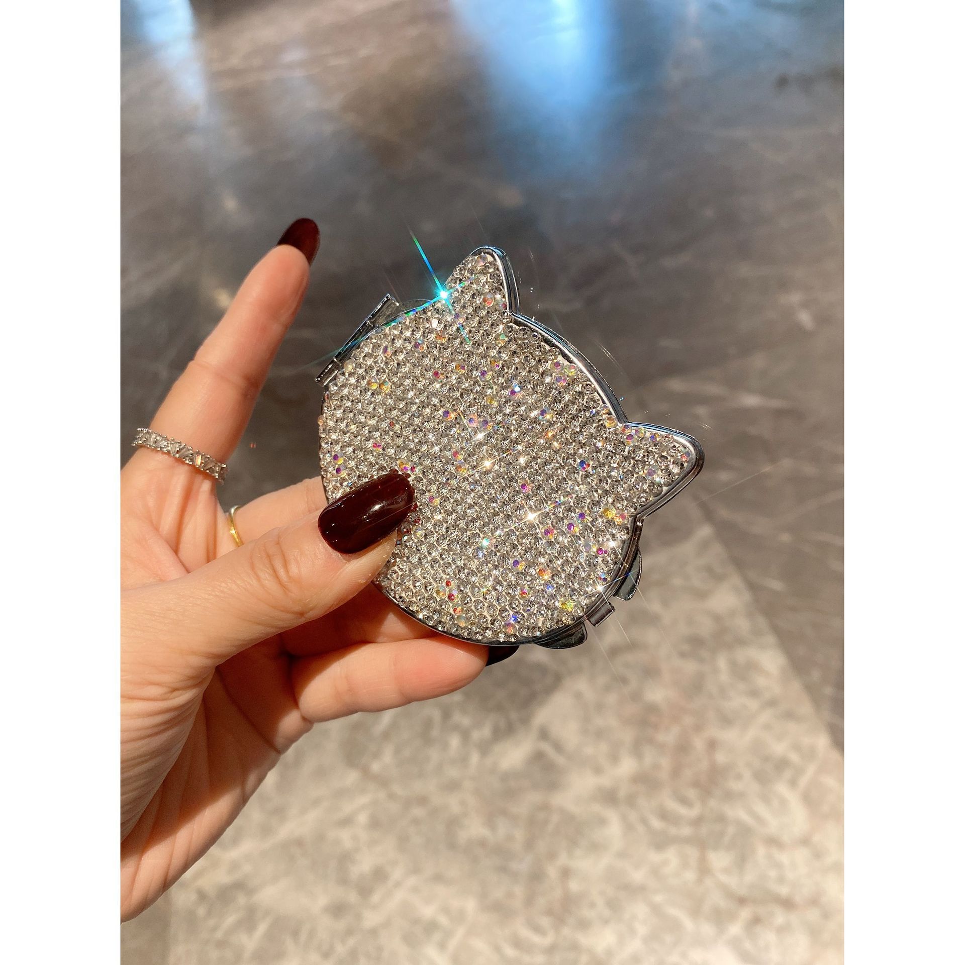 Light luxury diamond-inlaid cute cat mirror