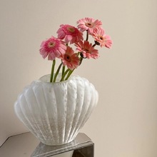 侘寂风贝壳玻璃花瓶轻奢插花摆件高级感小众家居装饰花瓶中古花器